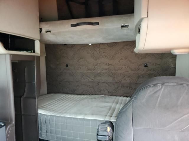 2013 Volvo VN VNL