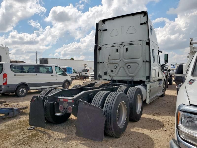 2020 Freightliner Cascadia 126 Semi Truck