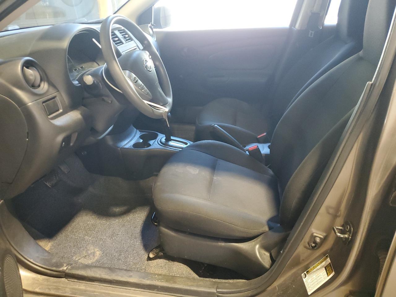 2015 Niss Versa 1.6 s Plus