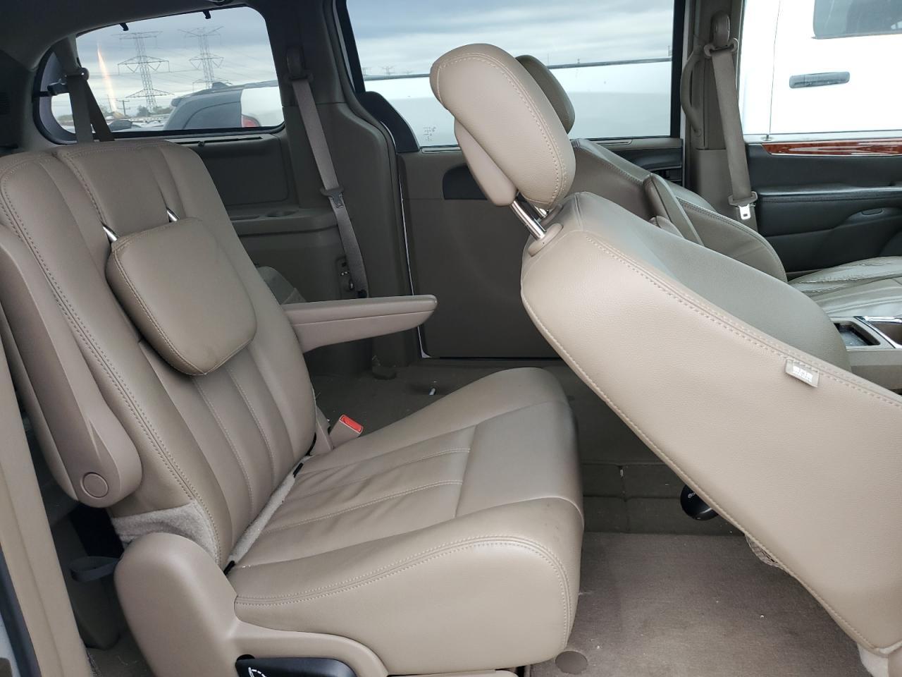 2015 Chrysler Town & Country Touring