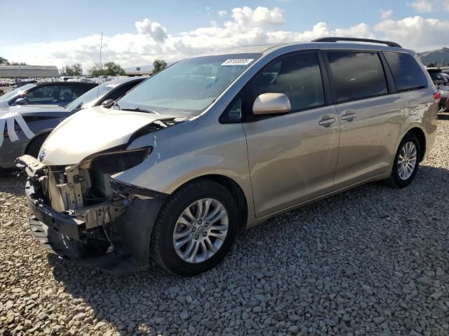 2013 Toyota Sienna XLE