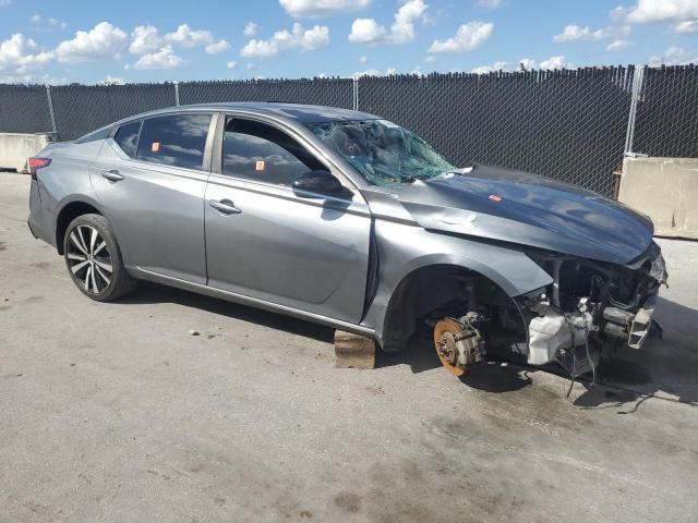2019 Nissan Altima sr