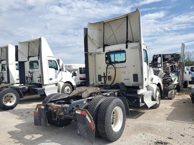 2017 Kenworth T680 Semi Truck