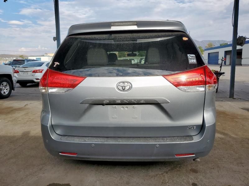 2011 Toyota Sienna XLE