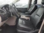 2011 Chrysler Town & Country Touring l