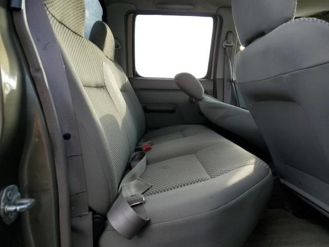 2001 Nissan Frontier Crew Cab XE