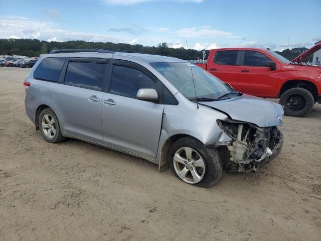 2014 Toyota Sienna LE