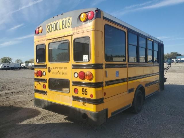 2012 Chevrolet 2012 Collins Bantam G4500-School Bus
