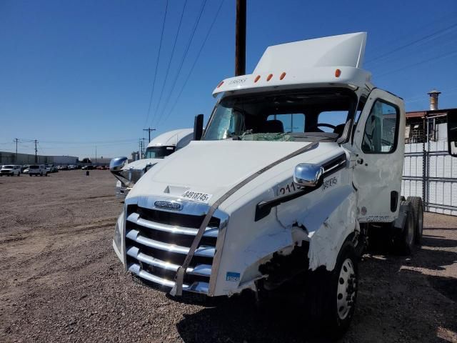 2025 Freightliner Cascadia 116