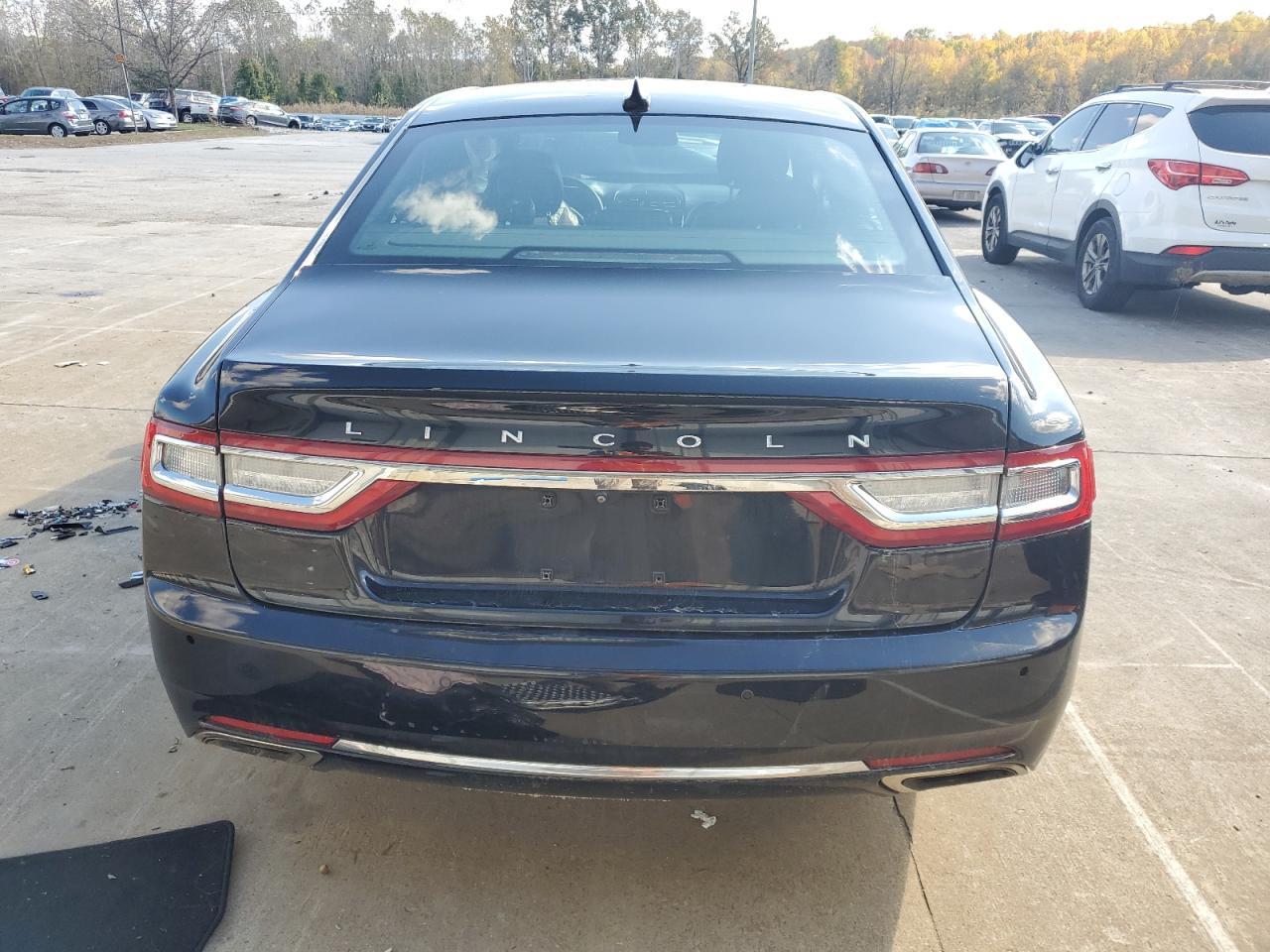 2018 Lincoln Continental Premiere