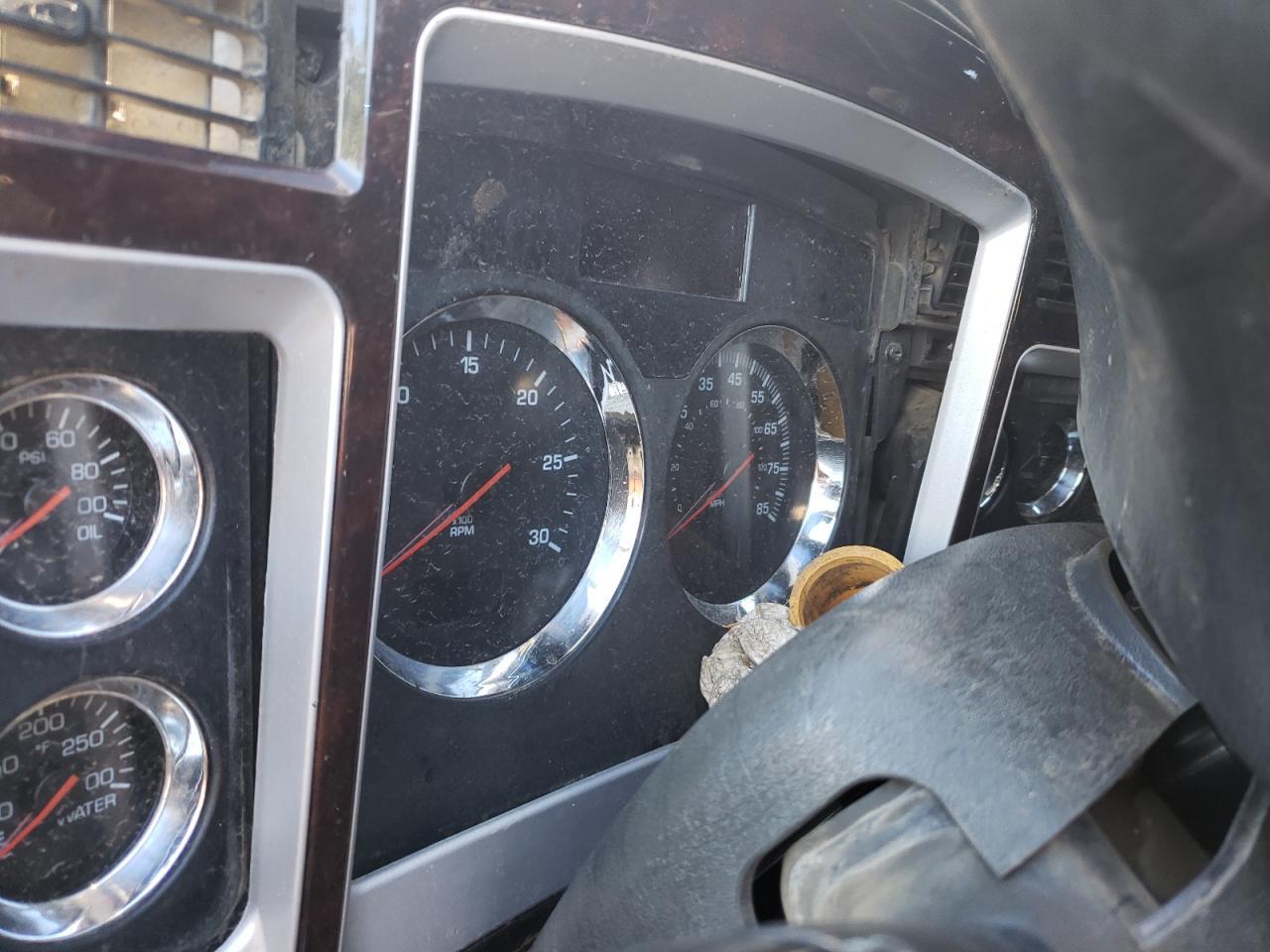 2019 Kenworth T800 Truck Cab AND Chassis