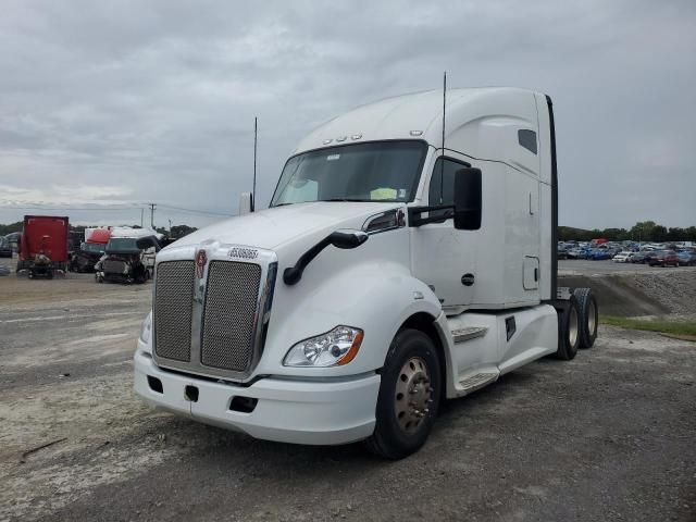 2019 Kenworth T680 Semi Truck