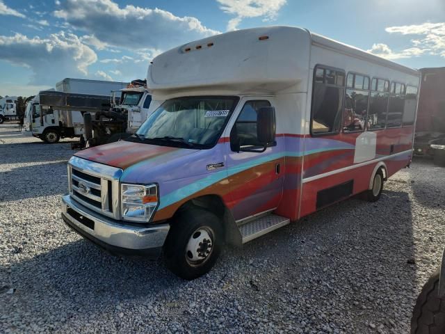 2019 Ford Econoline E450 Super Duty Cutaway Van