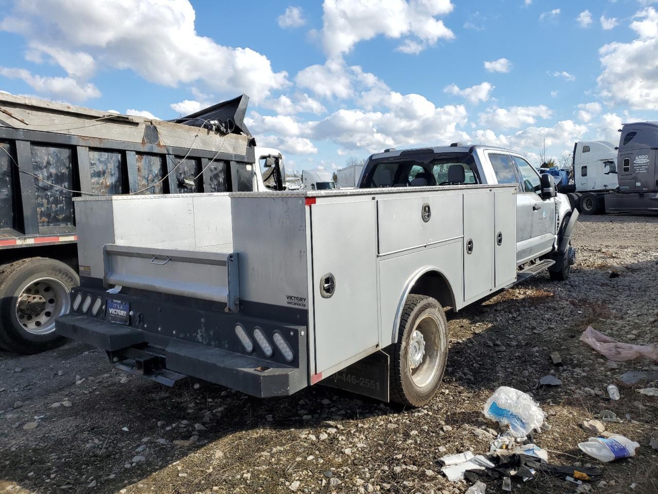 2024 Ford Super Duty F-550 XLT