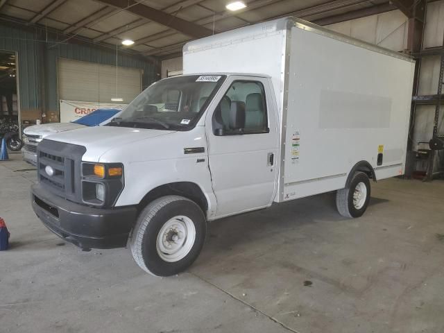 2015 Ford Econoline E350 Super Duty Cutaway Van
