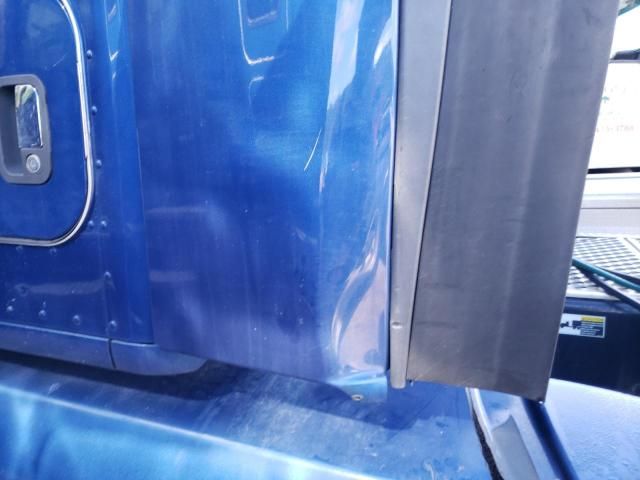 2018 Kenworth T680 Semi Truck