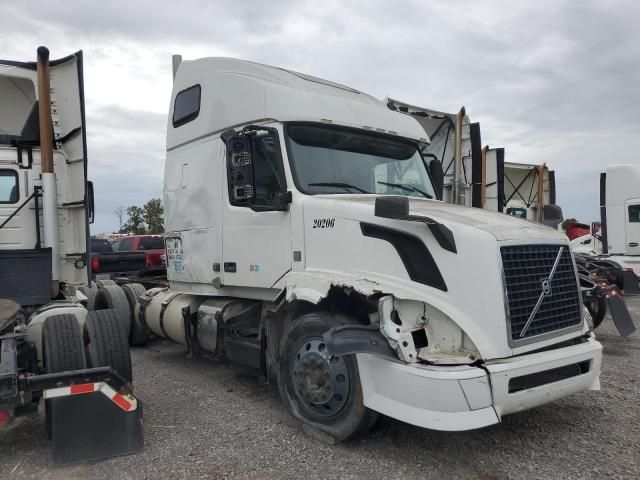 2013 Volvo VNL Semi Truck