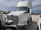 2017 Kenworth T680 Semi Truck