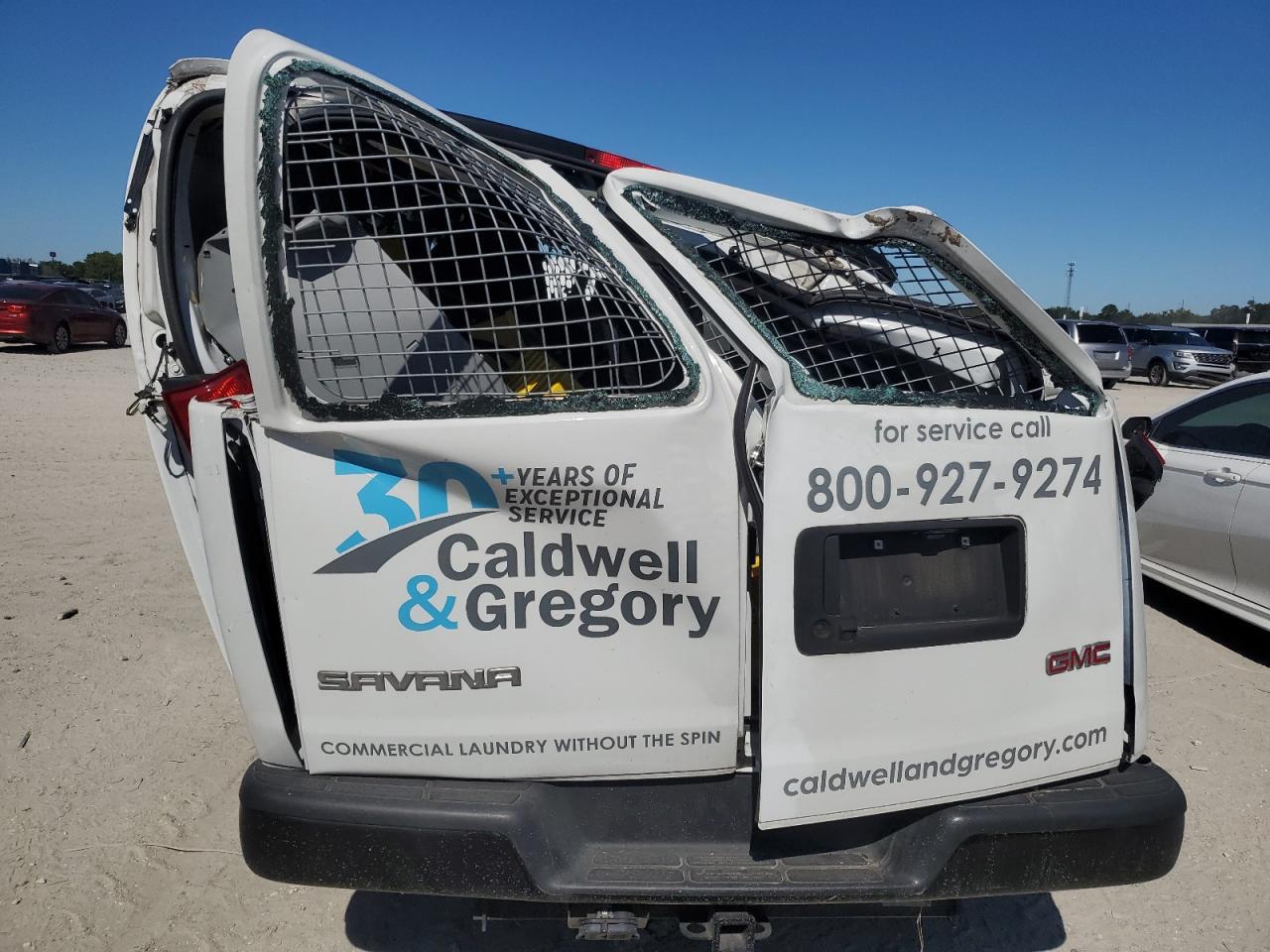 2023 GMC Savana 2500 Utility / Service van