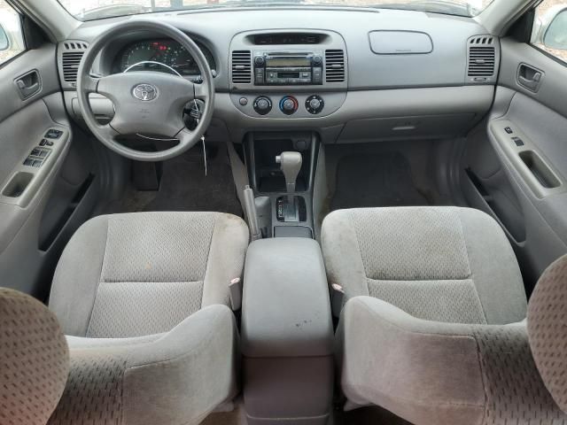 2004 Toyota Camry le