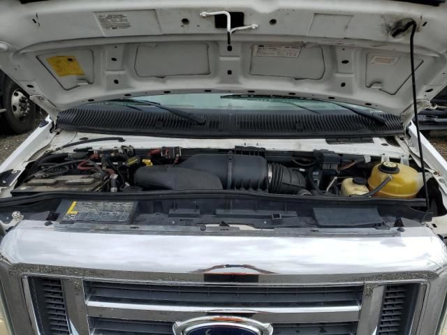 2008 Ford Econoline E450 Super Duty Cutaway Van