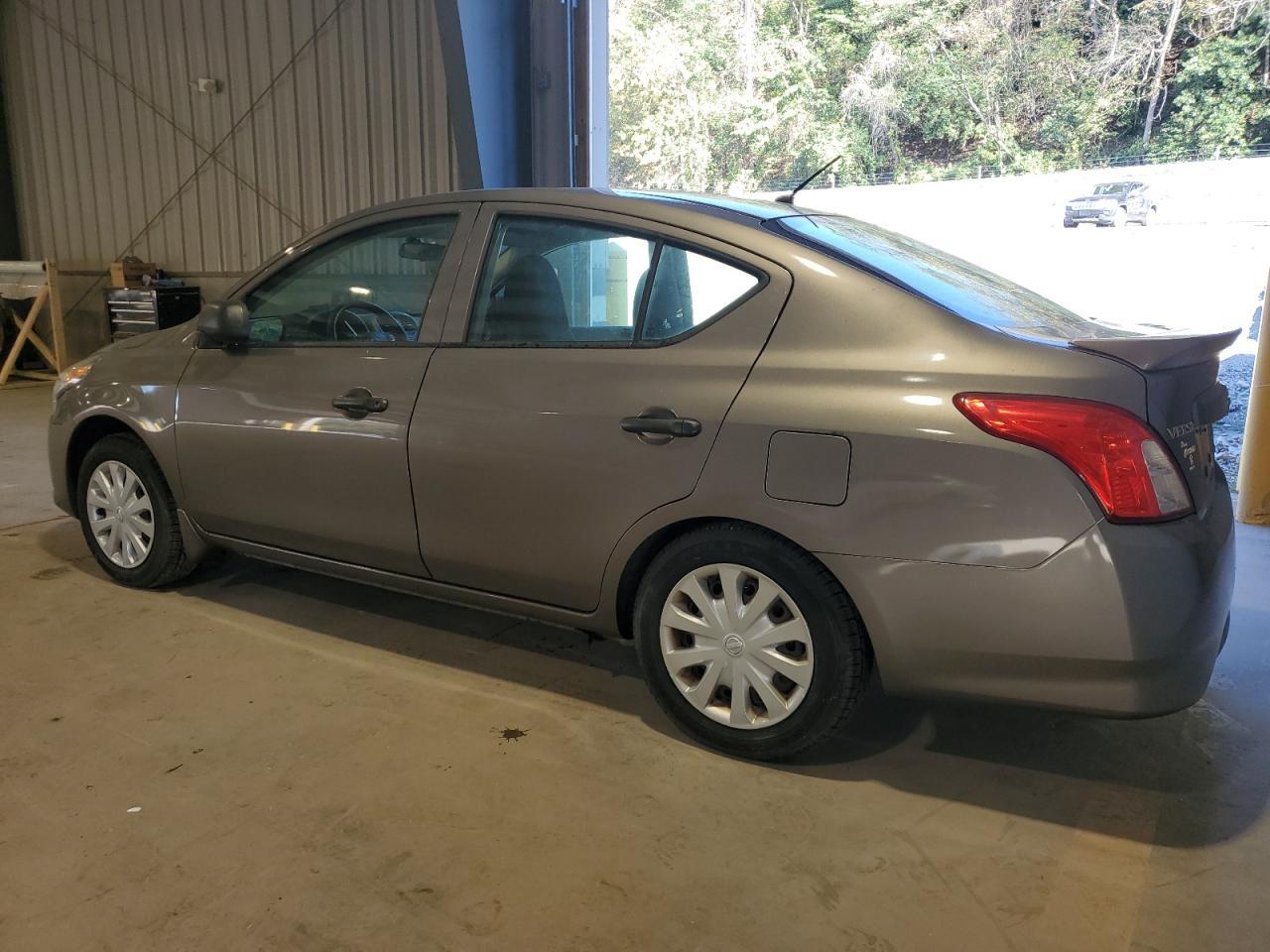 2015 Niss Versa 1.6 s Plus
