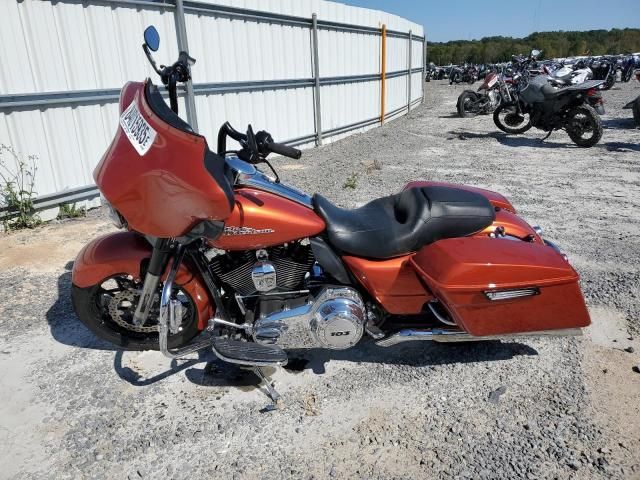 2011 Harley-Davidson Flhx