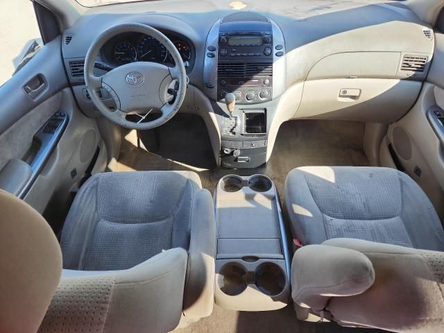 2009 Toyota Sienna LE
