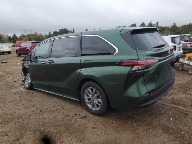 2021 Toyota Sienna xle