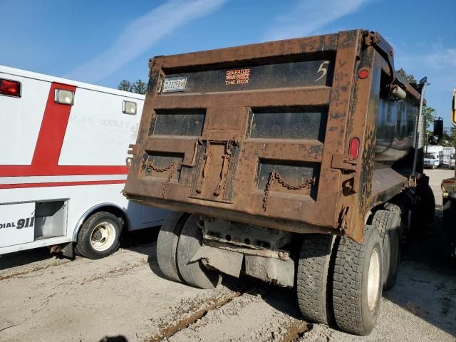 2000 Freightliner Convention Dump Truck