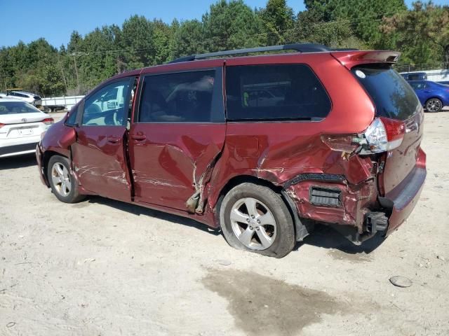 2011 Toyota Sienna le