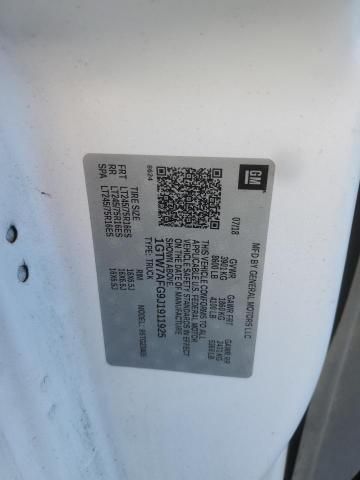 2018 GMC Savana Cargo 2500 13