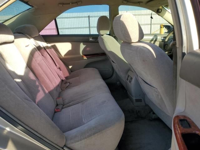 2004 Toyota Camry LE