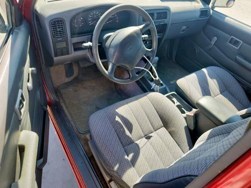 1997 Nissan Truck King Cab SE
