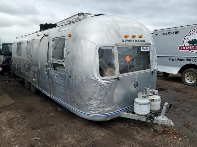 1970 Airstream Land Yacht