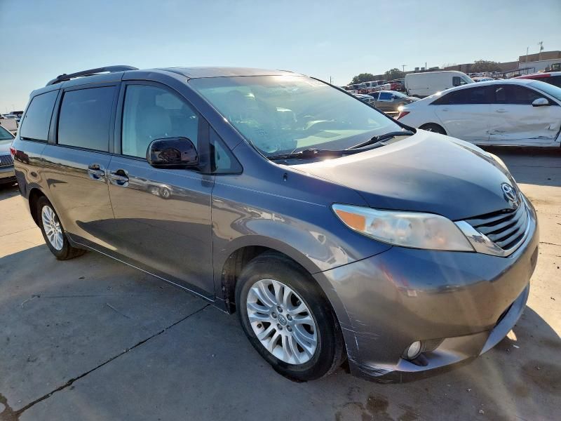 2014 Toyota Sienna XLE