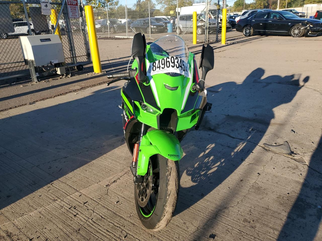 2021 Kawasaki ZX1002 M