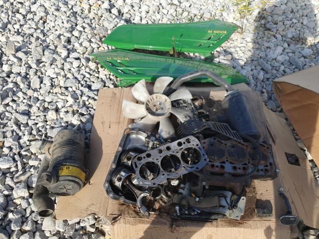 2018 John Deere 1025R Tractor
