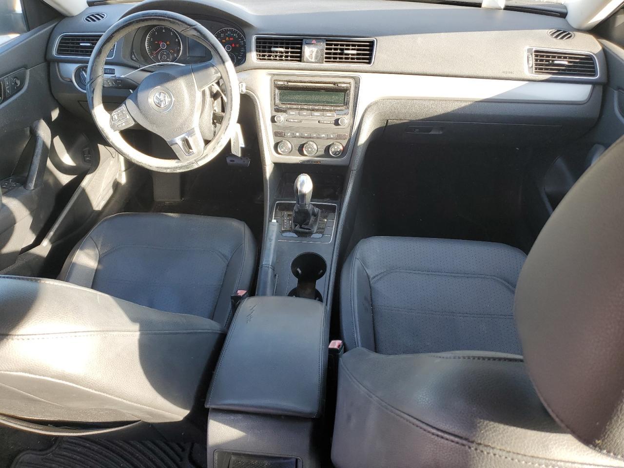 2014 Volkswagen Passat s
