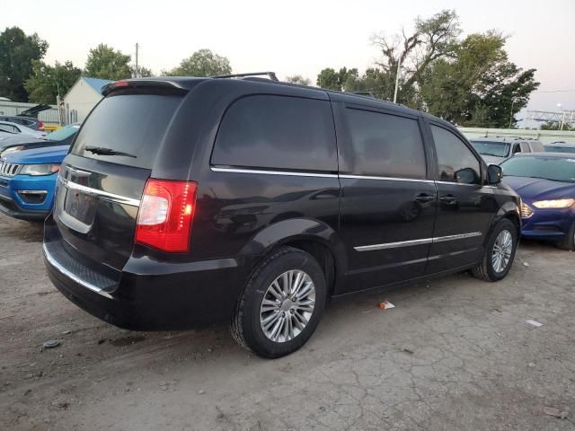 2015 Chrysler Town & Country Touring L