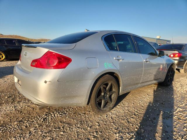 2015 Infiniti Q40