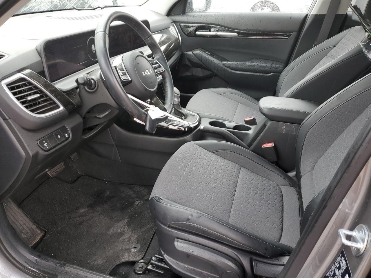 2024 KIA Seltos s