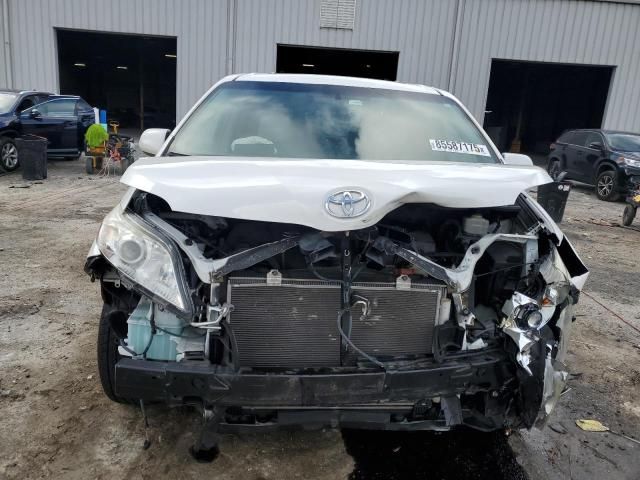 2017 Toyota Sienna XLE
