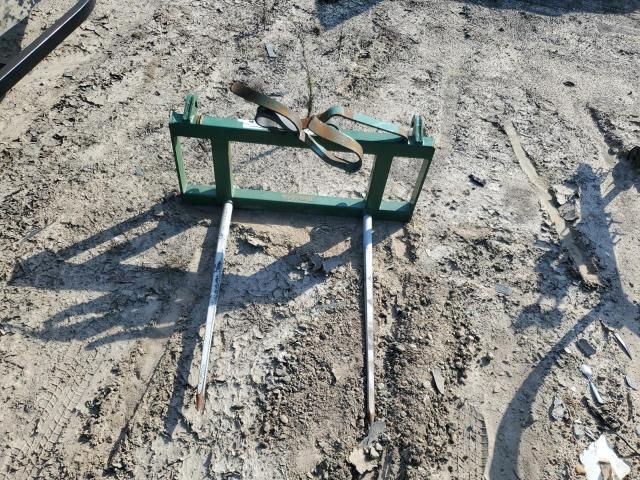 2022 John Deere WW25-Bale Spear