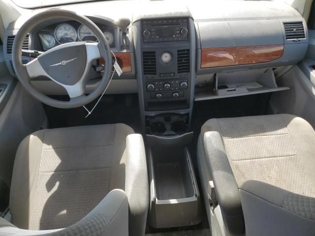 2008 Chrysler Town & Country LX