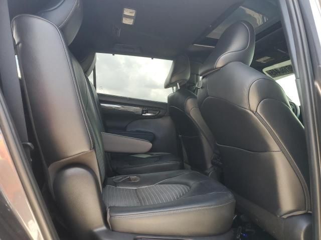 2022 Toyota Highlander xse