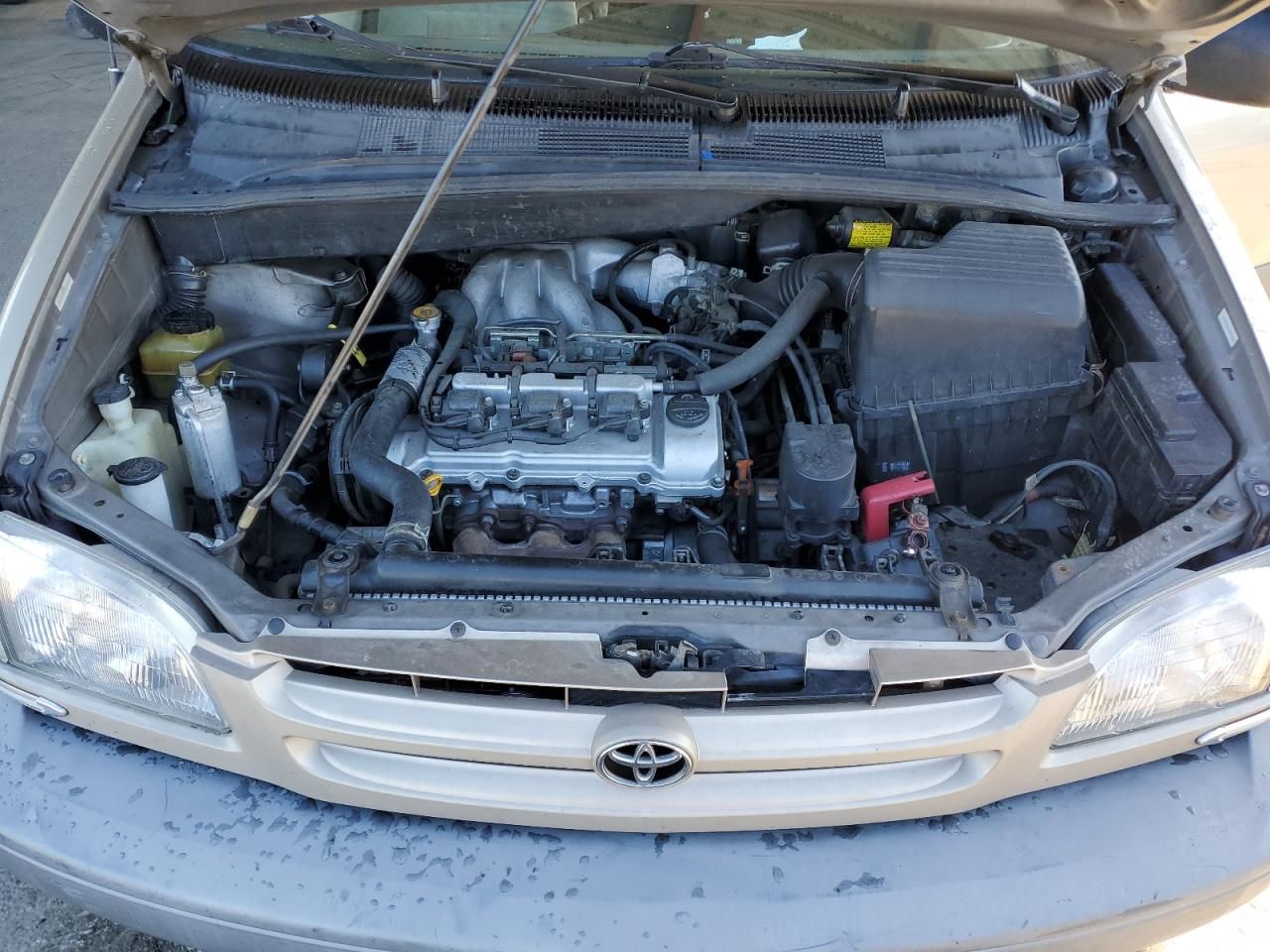 2000 Toyota Sienna le