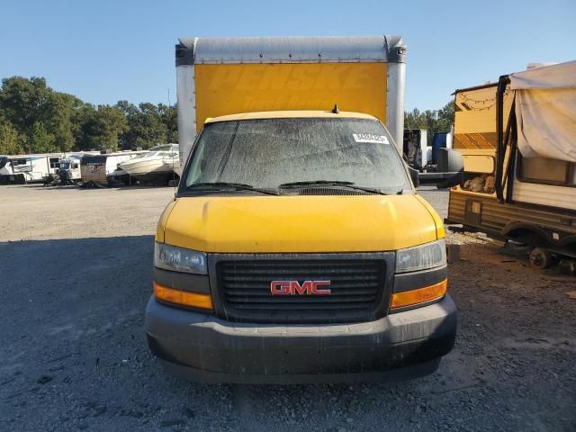2022 GMC Savana CUT-BOX Truck