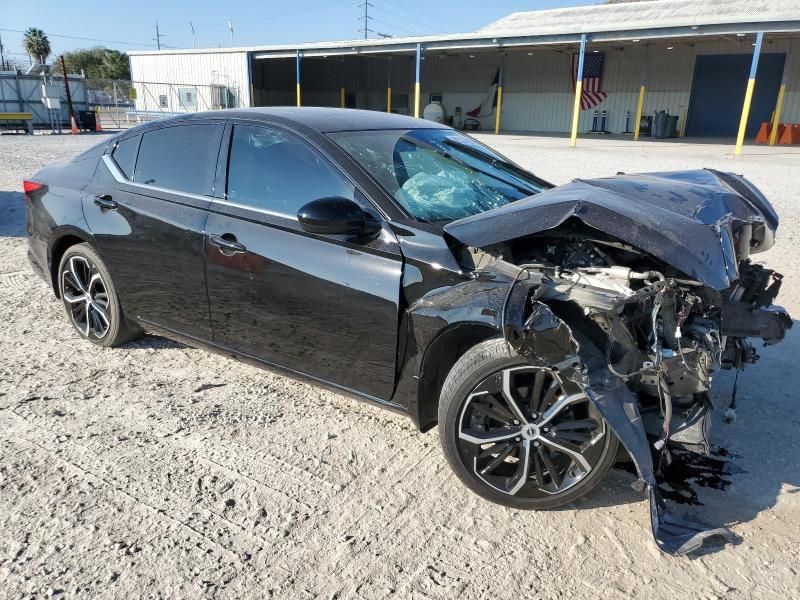 2023 Nissan Altima sr