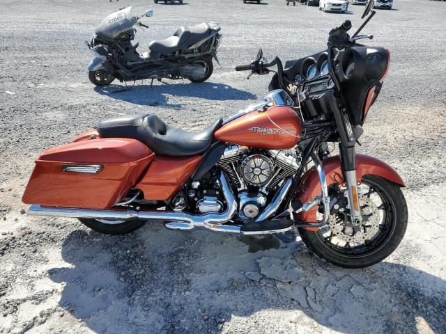 2011 Harley-Davidson Flhx